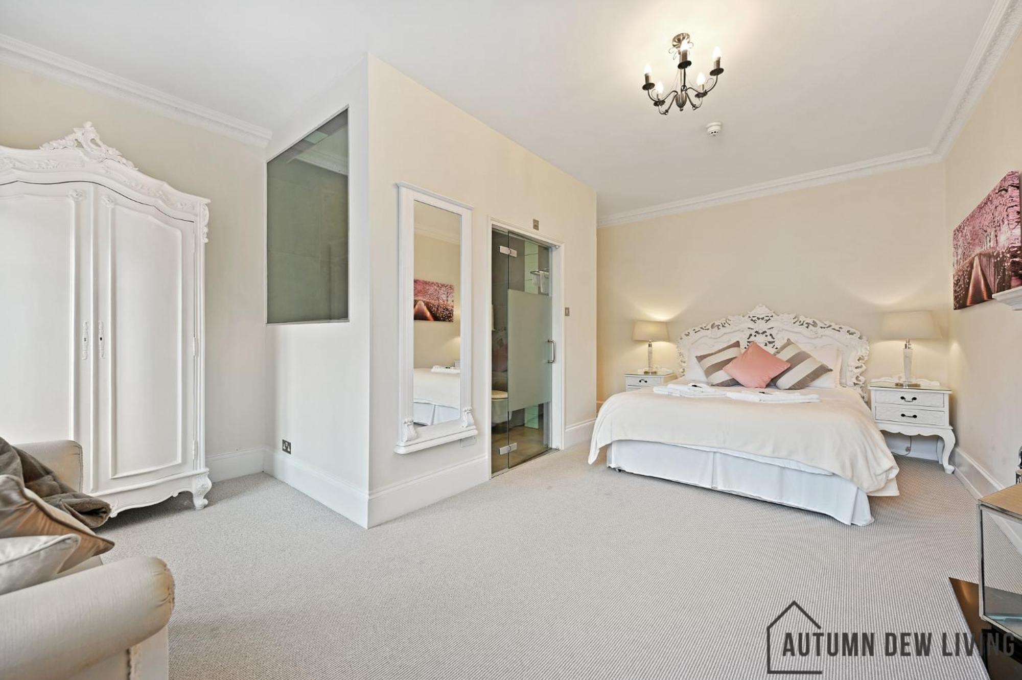 Apartmán Beautiful 2 King Size Beds 2 Bath- Sleeps 5 In Earls Court Londýn Exteriér fotografie